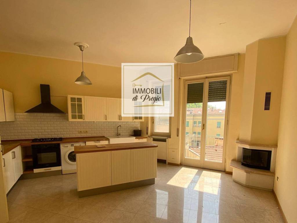 appartamento in vendita a Parma in zona Centro Storico