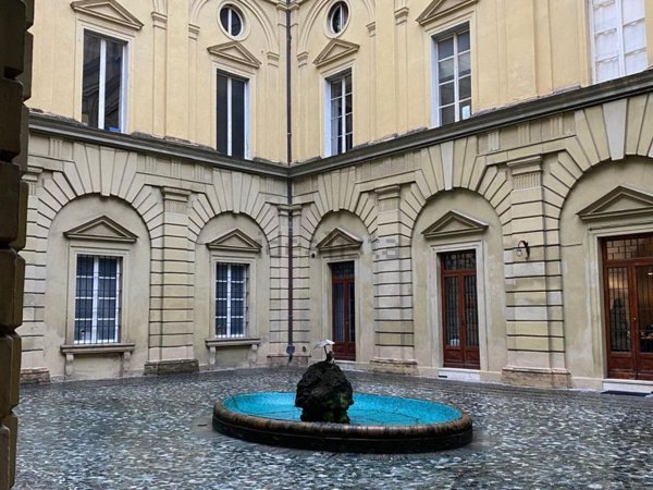 negozio in vendita a Parma in zona Centro Storico