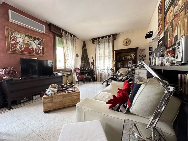 appartamento in vendita a Parma in zona Oltretorrente