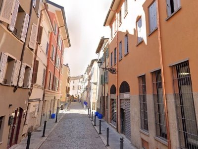 appartamento in vendita a Parma in zona Centro Storico