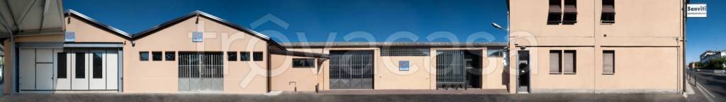 locale commerciale in vendita a Parma in zona San Leonardo