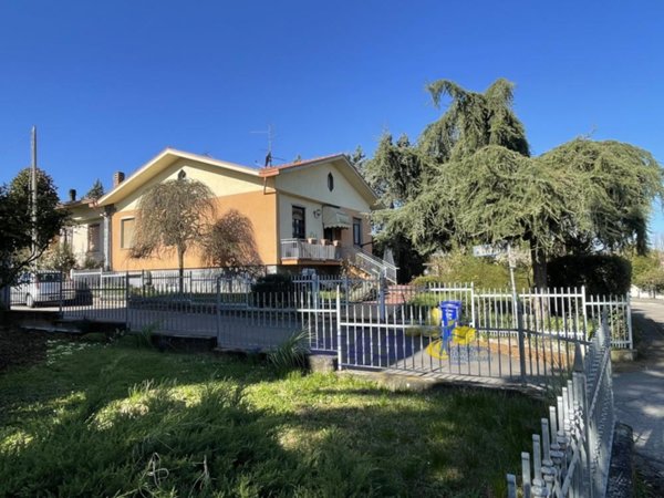 casa indipendente in vendita a Parma in zona Centro Storico