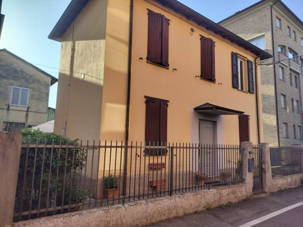 casa indipendente in vendita a Parma in zona San Leonardo