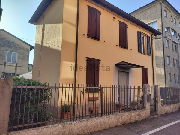 casa indipendente in vendita a Parma in zona Centro Storico