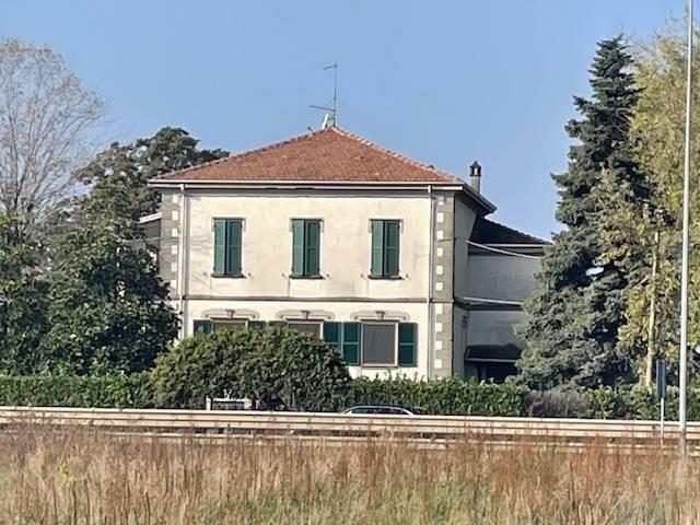 casa indipendente in vendita a Parma in zona Pedrignano