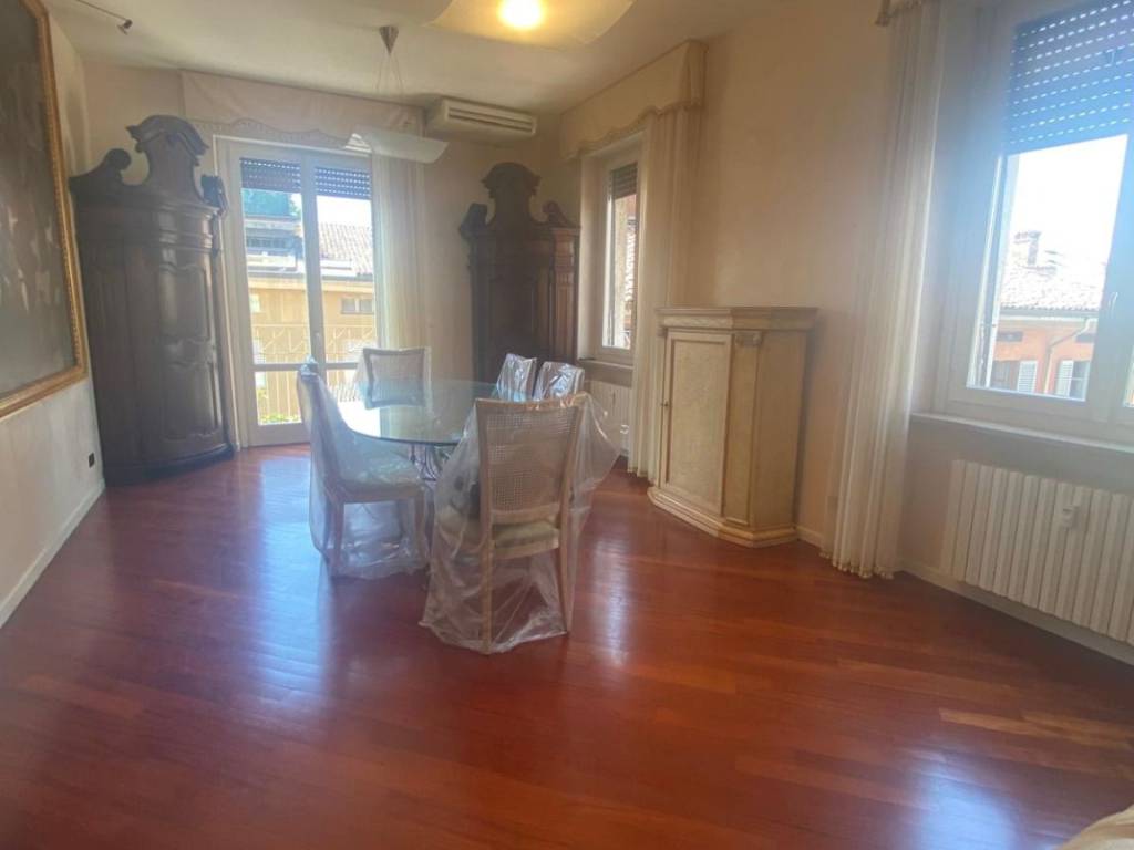 appartamento in vendita a Parma in zona Centro Storico