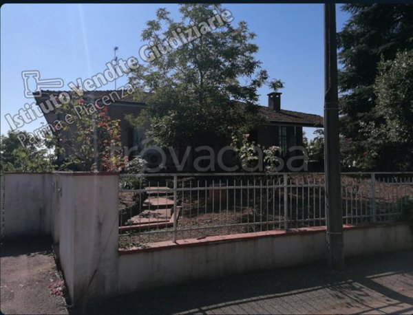 casa indipendente in vendita a Parma in zona Corcagnano