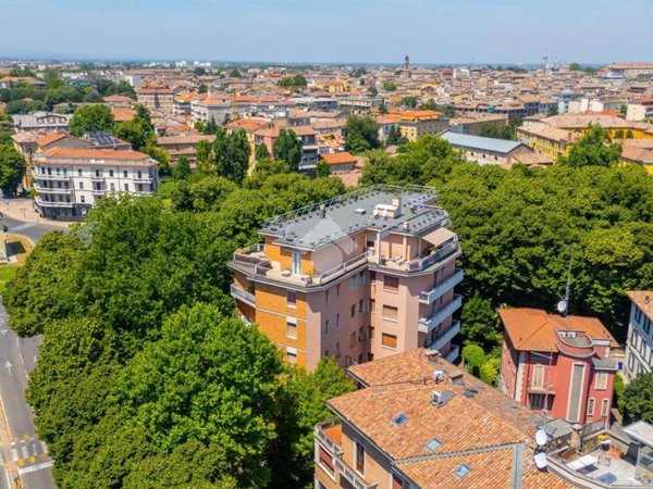 appartamento in vendita a Parma in zona Cittadella