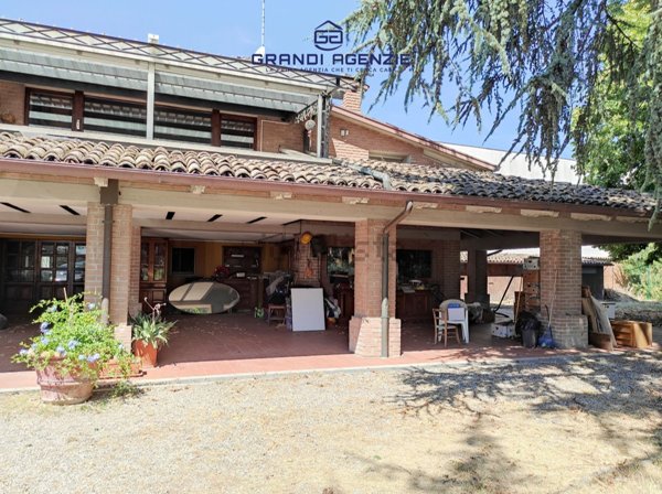 casa indipendente in vendita a Parma