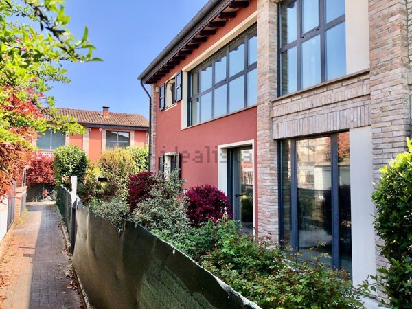 casa indipendente in vendita a Parma in zona Ugozzolo