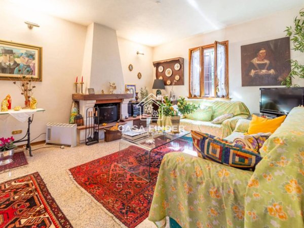 casa indipendente in vendita a Parma in zona Baganzola