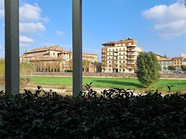 appartamento in vendita a Parma in zona Centro Storico