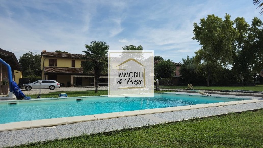 casa indipendente in vendita a Parma in zona Golese