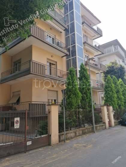 appartamento in vendita a Parma in zona Montanara