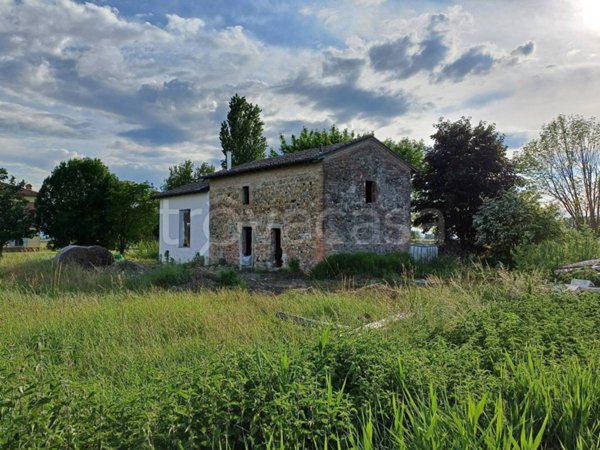 casa indipendente in vendita a Parma in zona Baganzola