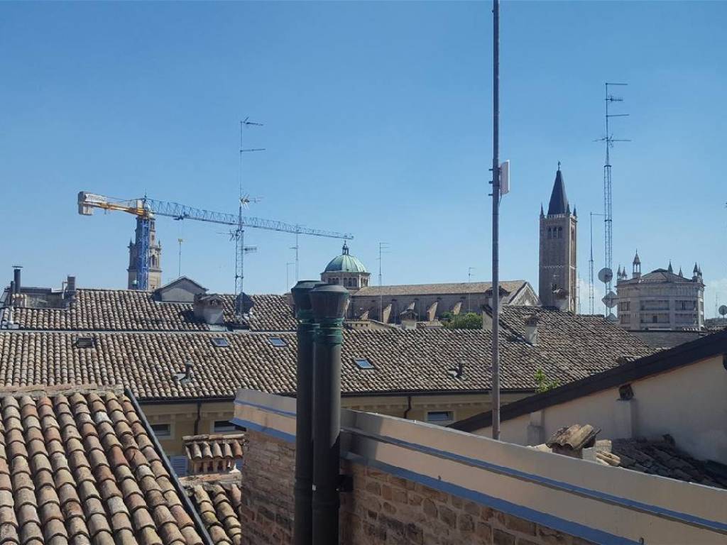 appartamento in vendita a Parma in zona Centro Storico