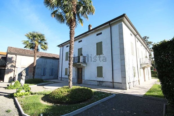 casa indipendente in vendita a Parma