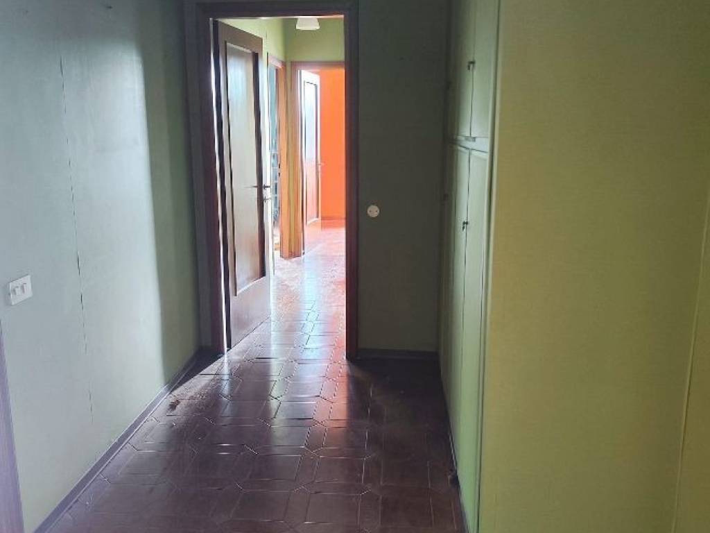 appartamento in vendita a Parma in zona Montanara