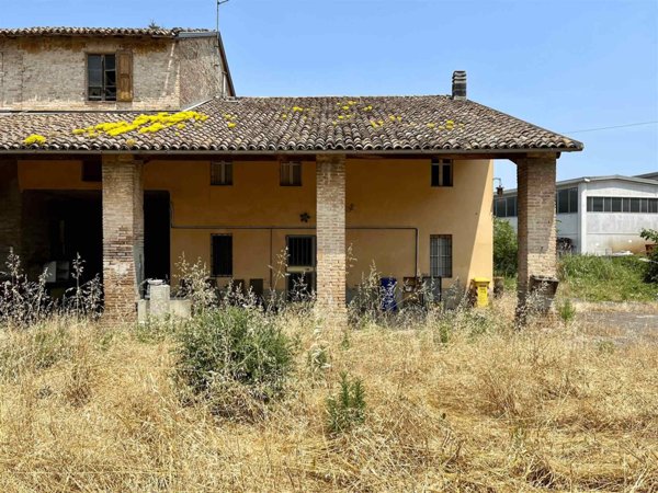 casa indipendente in vendita a Parma