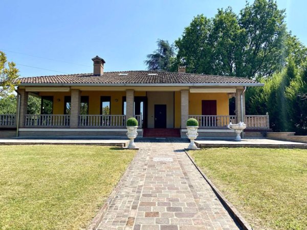 casa indipendente in vendita a Parma in zona Scarzara