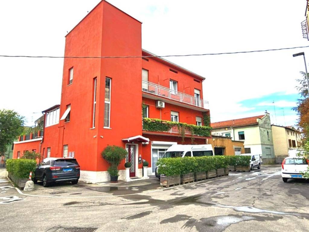 appartamento in vendita a Parma in zona San Leonardo