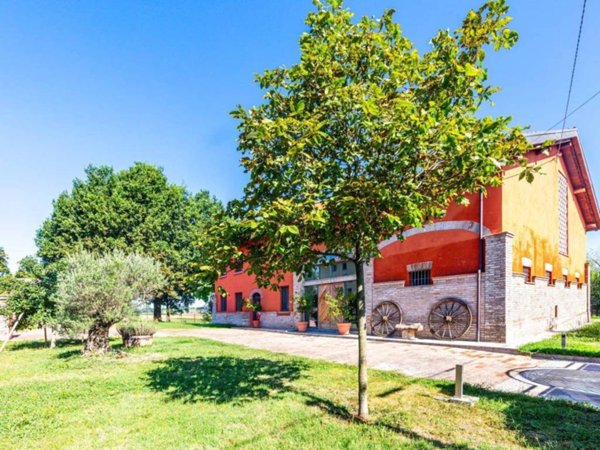 casa indipendente in vendita a Parma