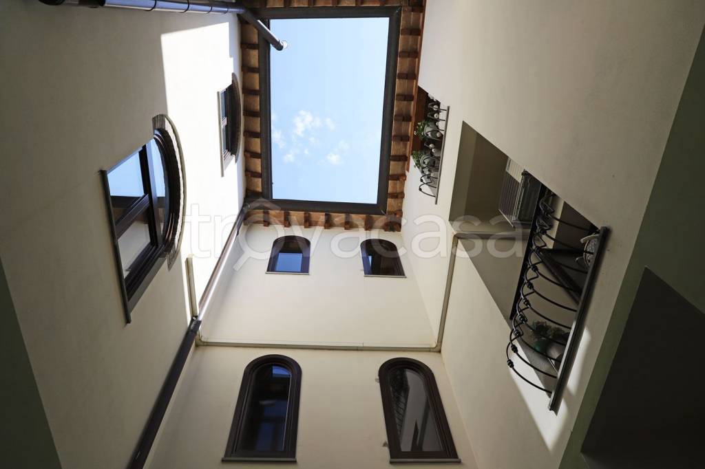 casa indipendente in vendita a Parma in zona Centro Storico