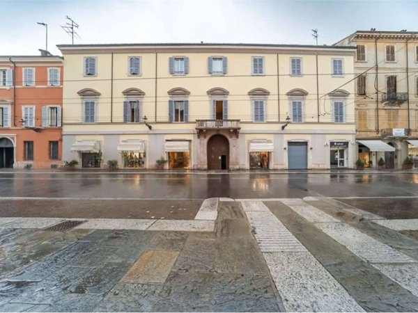 appartamento in vendita a Parma in zona Centro Storico