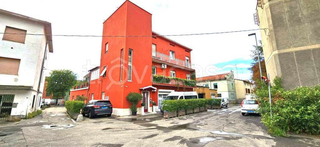 appartamento in vendita a Parma in zona San Leonardo