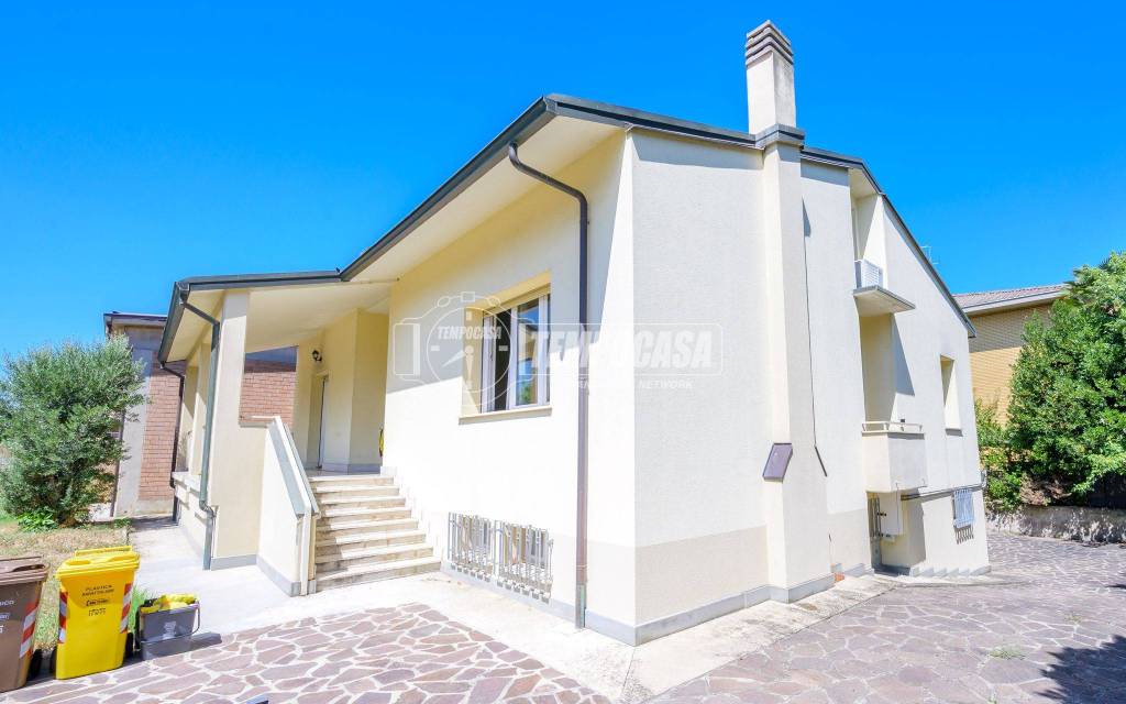 casa indipendente in vendita a Parma in zona Baganzola