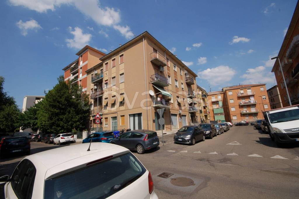 appartamento in vendita a Parma in zona Montanara