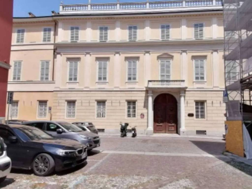 intera palazzina in vendita a Parma
