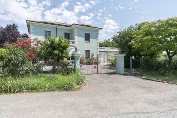 casa indipendente in vendita a Parma in zona Pedrignano