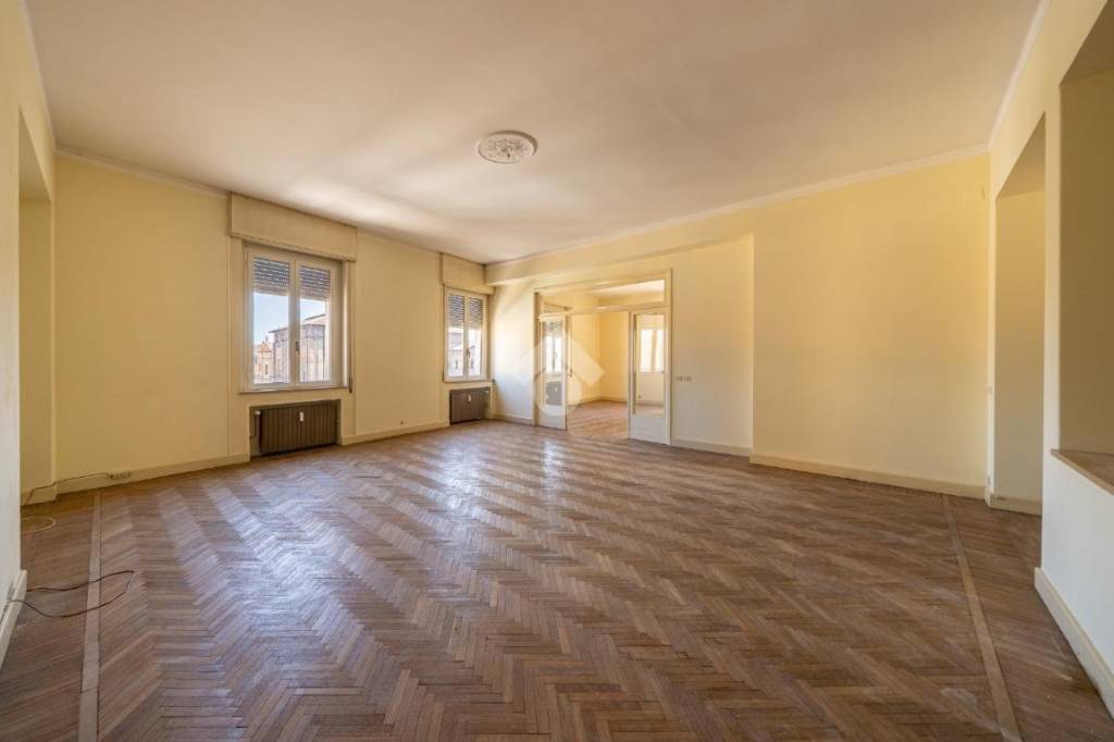 appartamento in vendita a Parma in zona Centro Storico