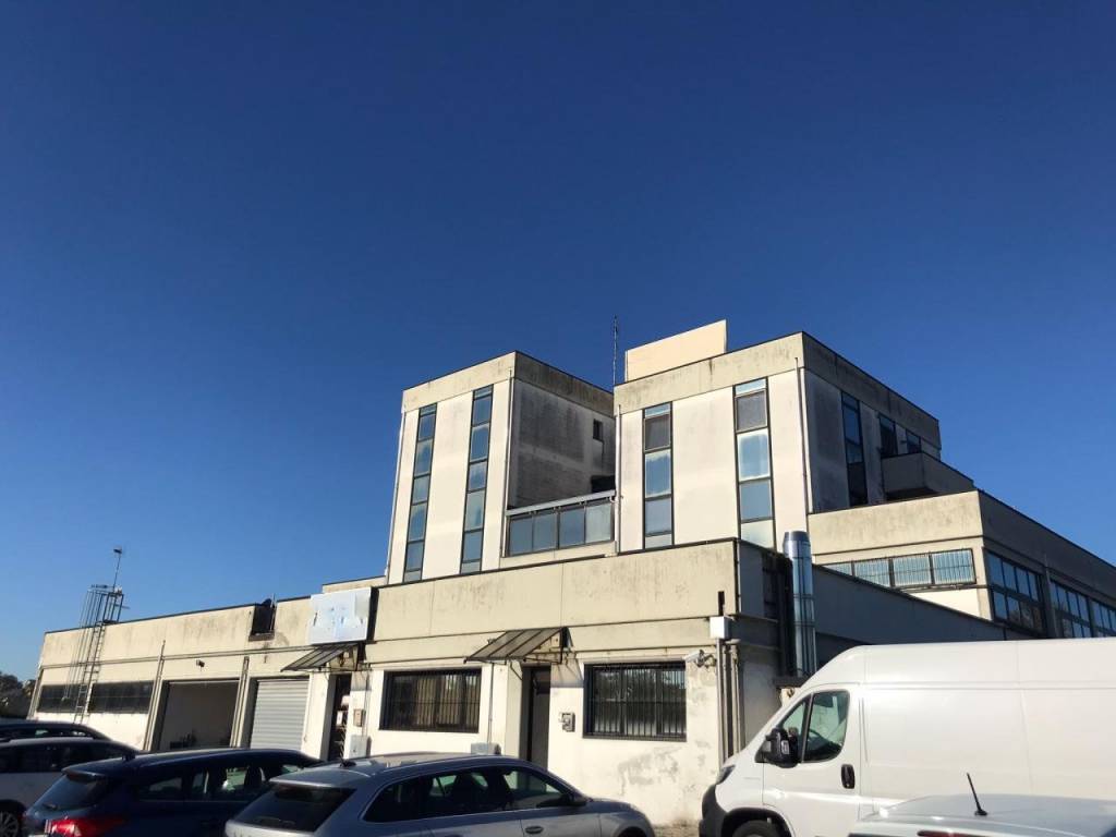 ufficio in vendita a Parma in zona Pablo