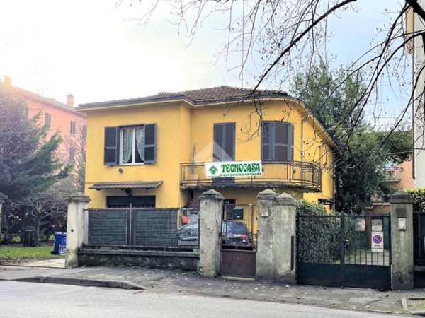 casa indipendente in vendita a Parma in zona Centro Storico