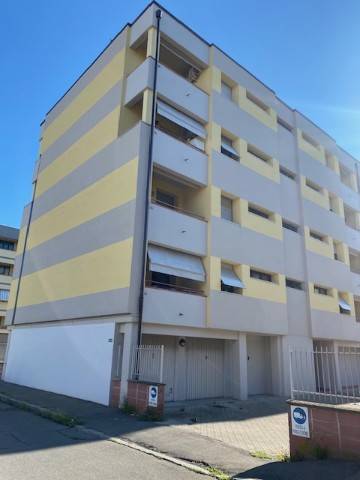 appartamento in vendita a Parma in zona Cittadella