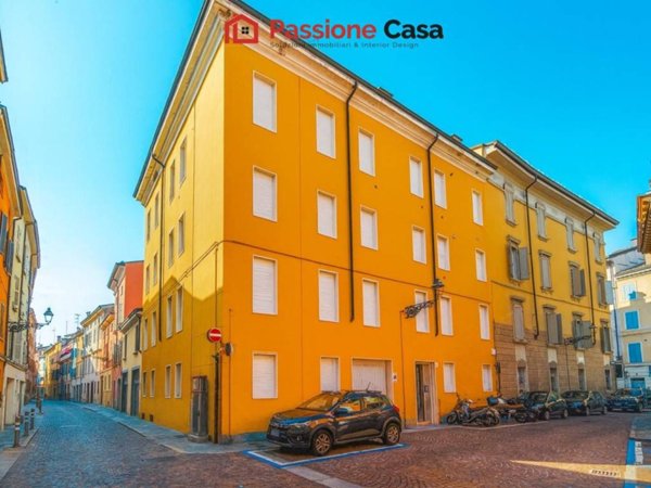 appartamento in vendita a Parma in zona Centro Storico