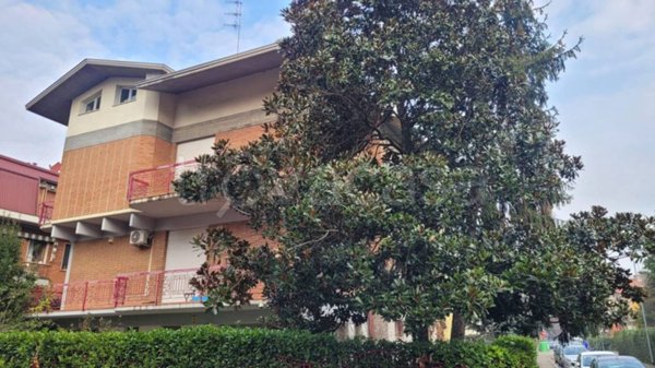 appartamento in vendita a Parma in zona San Lazzaro