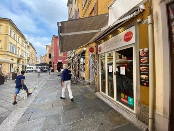 negozio in vendita a Parma