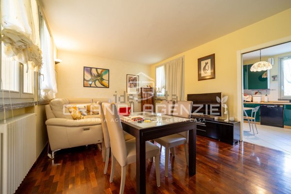 casa indipendente in vendita a Parma in zona Pilastrello
