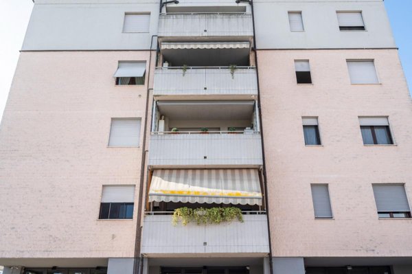 appartamento in vendita a Parma in zona San Lazzaro