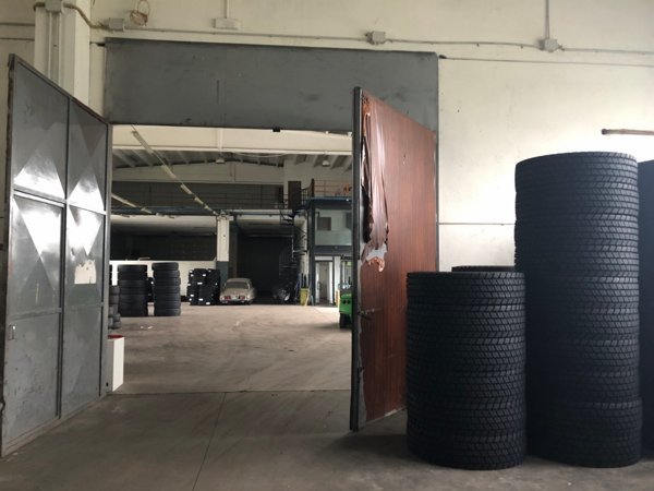 capannone in vendita a Parma in zona Crocetta