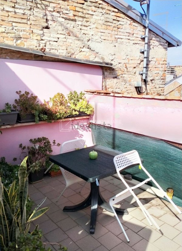 appartamento in vendita a Parma in zona Centro Storico