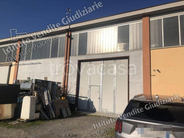 locale commerciale in vendita a Parma in zona Fognano