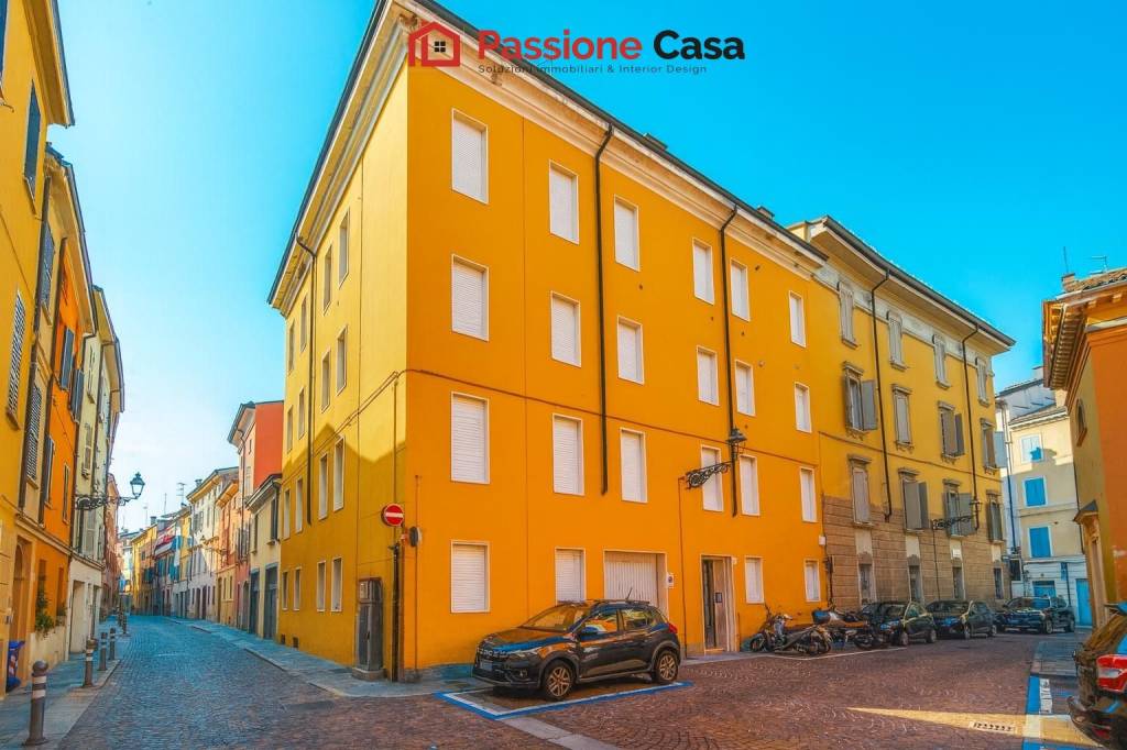 appartamento in vendita a Parma in zona Centro Storico