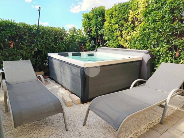 casa indipendente in vendita a Parma in zona San Leonardo