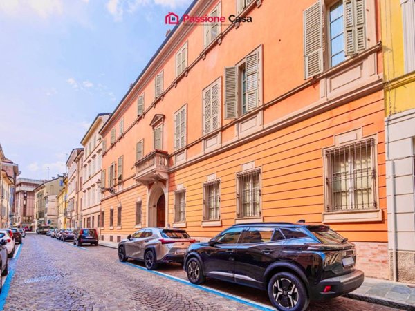 appartamento in vendita a Parma in zona Centro Storico
