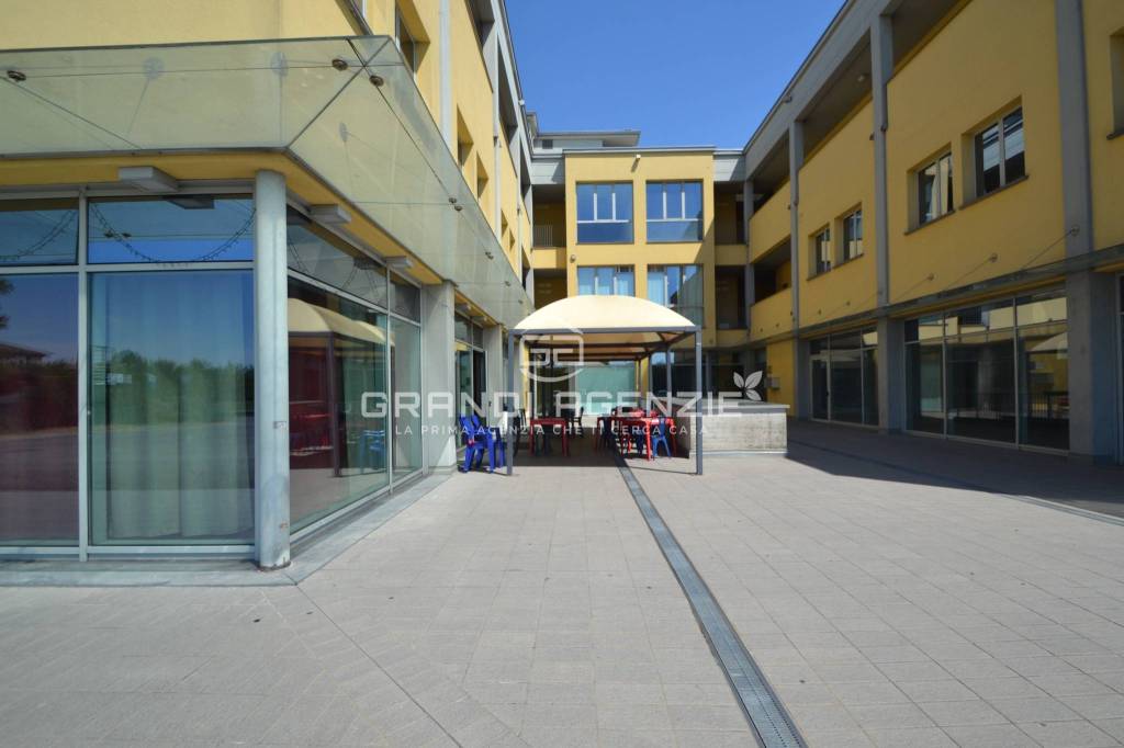 negozio in vendita a Parma in zona San Martino / Paradigna