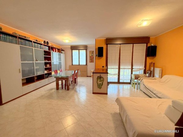 appartamento in vendita a Parma in zona Montanara